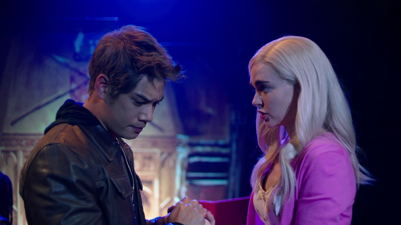 VampireDiariesWorld-dot-nl_Legacies3x03SalvatoreTheMusical1819.jpg