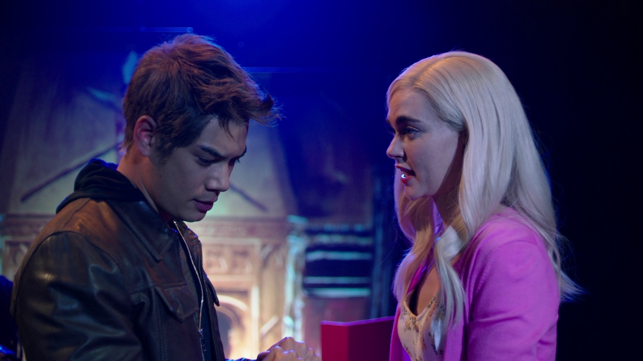 VampireDiariesWorld-dot-nl_Legacies3x03SalvatoreTheMusical1820.jpg
