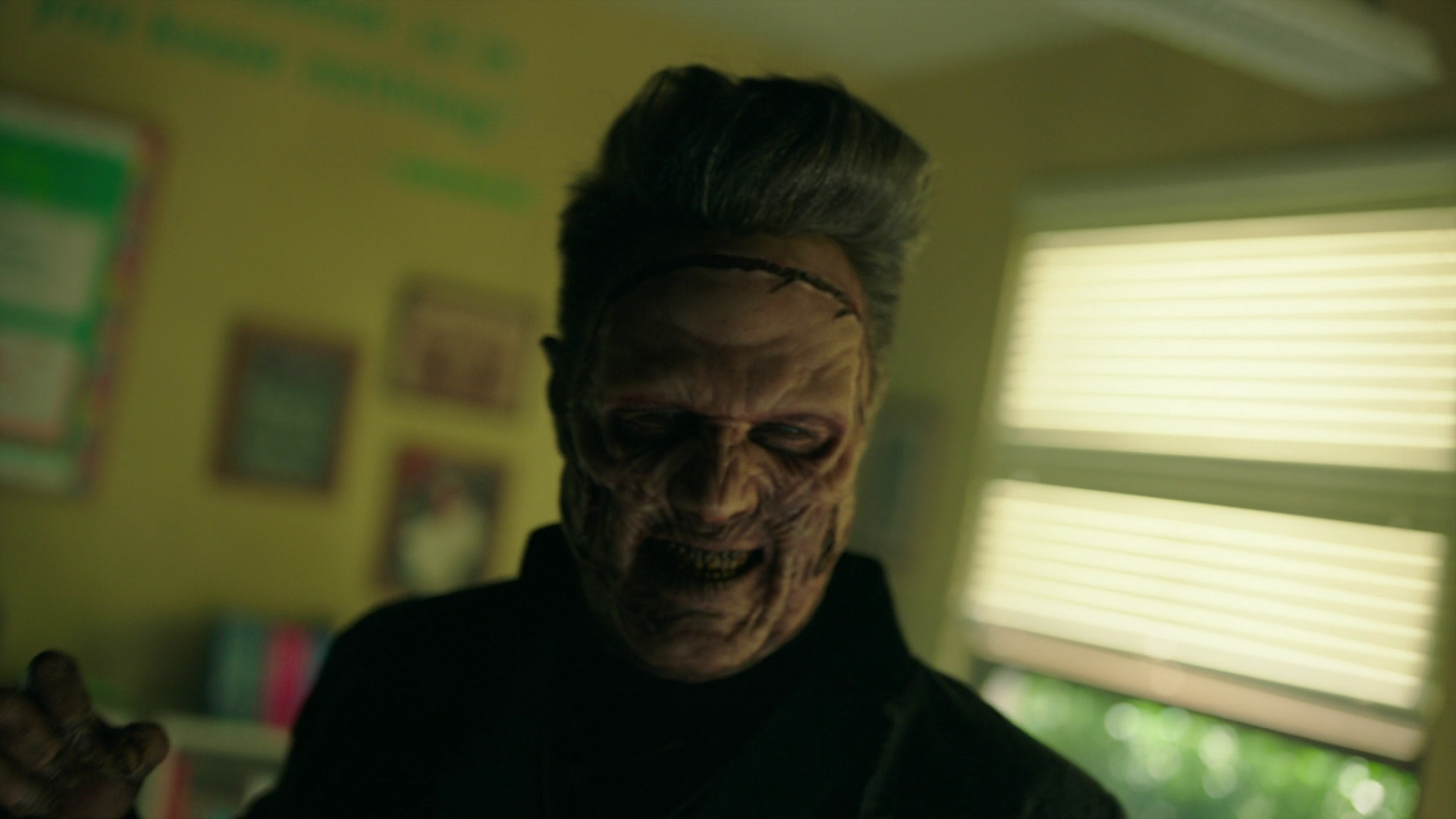 VampireDiariesWorld-dot-nl_Legacies3x04HoldOnTight0177.jpg VampireDiariesWorld-dot-nl_Legacies3x04HoldOnTight0177.jpg