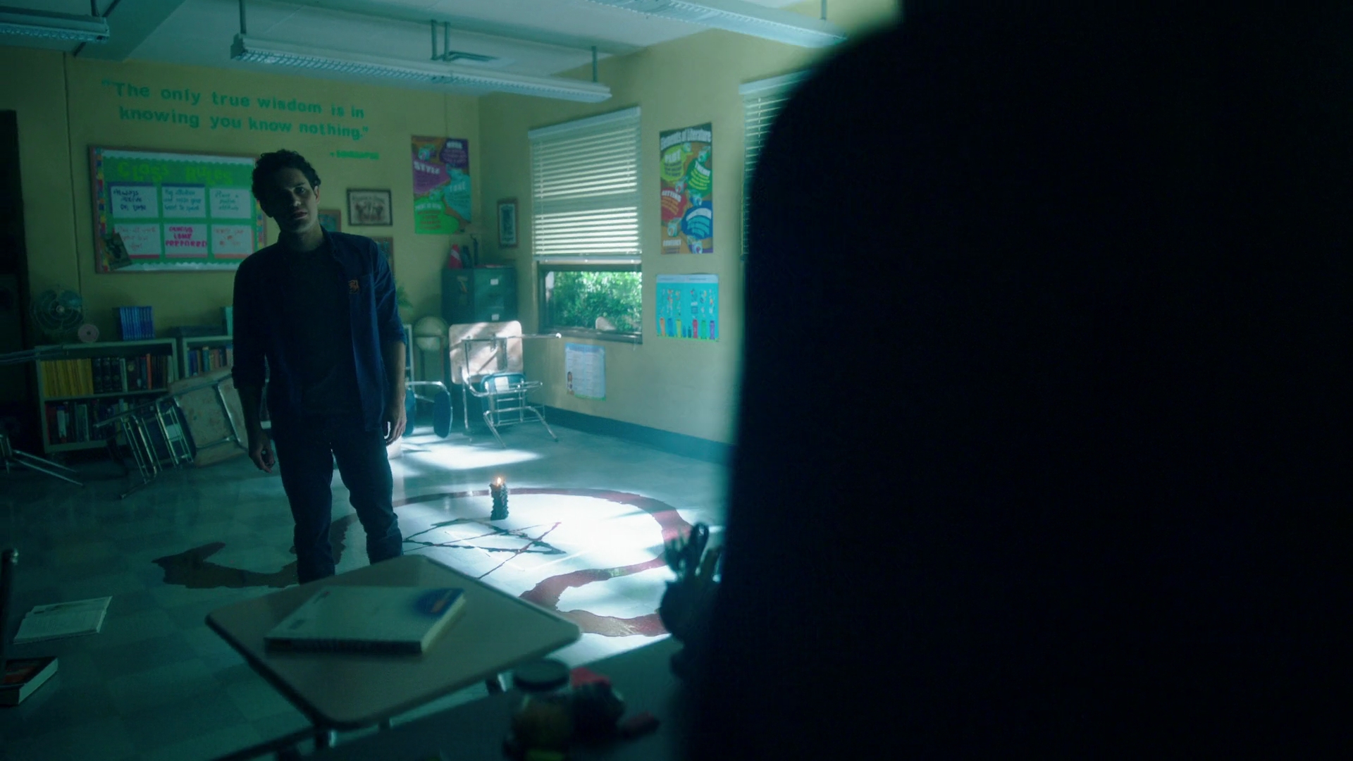 VampireDiariesWorld-dot-nl_Legacies3x04HoldOnTight0906.jpg