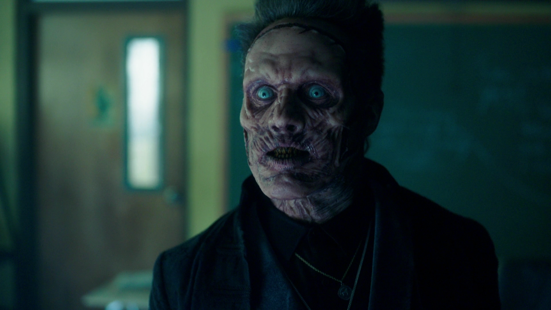 VampireDiariesWorld-dot-nl_Legacies3x04HoldOnTight0915.jpg