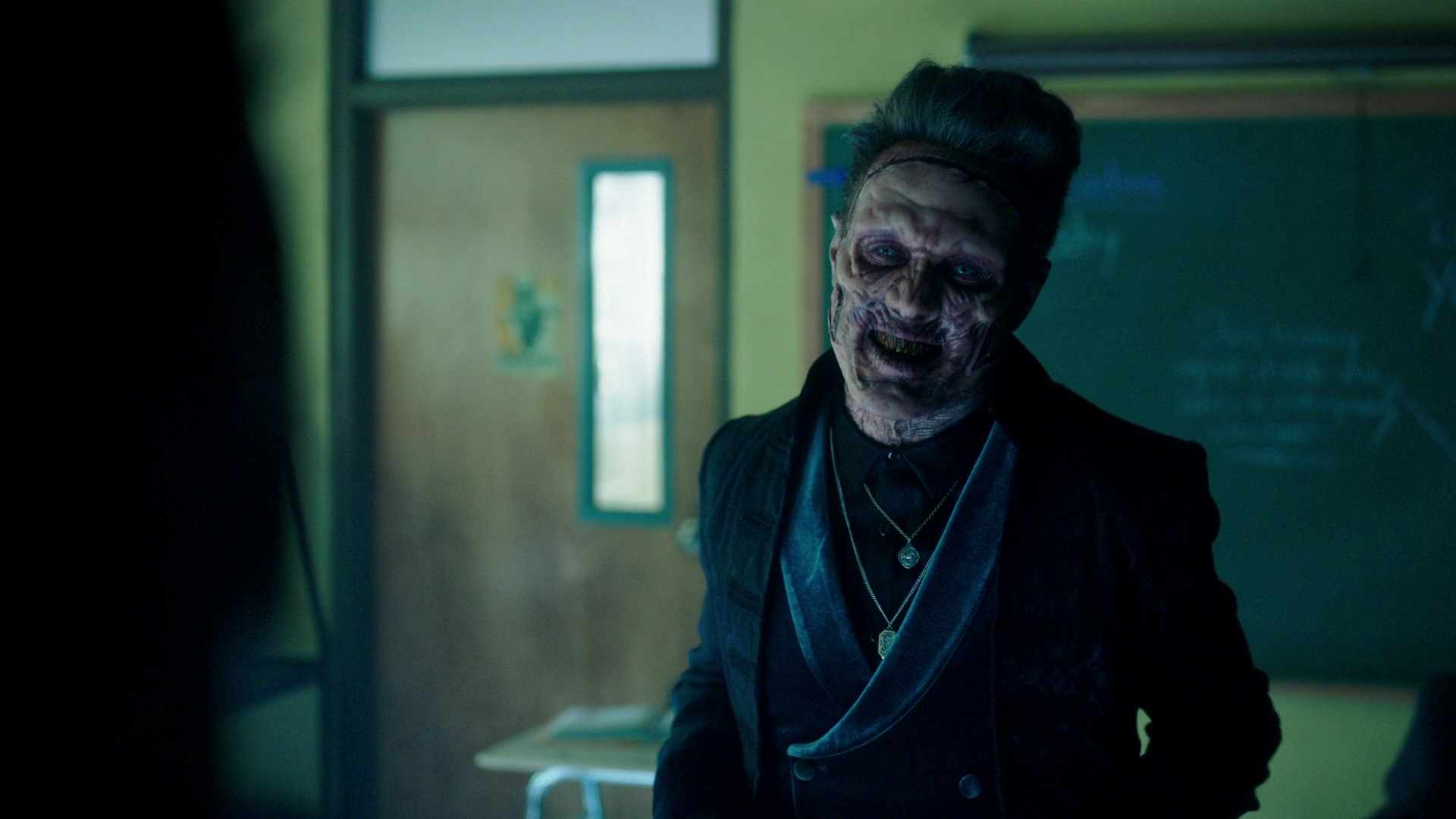 VampireDiariesWorld-dot-nl_Legacies3x04HoldOnTight0930.jpg