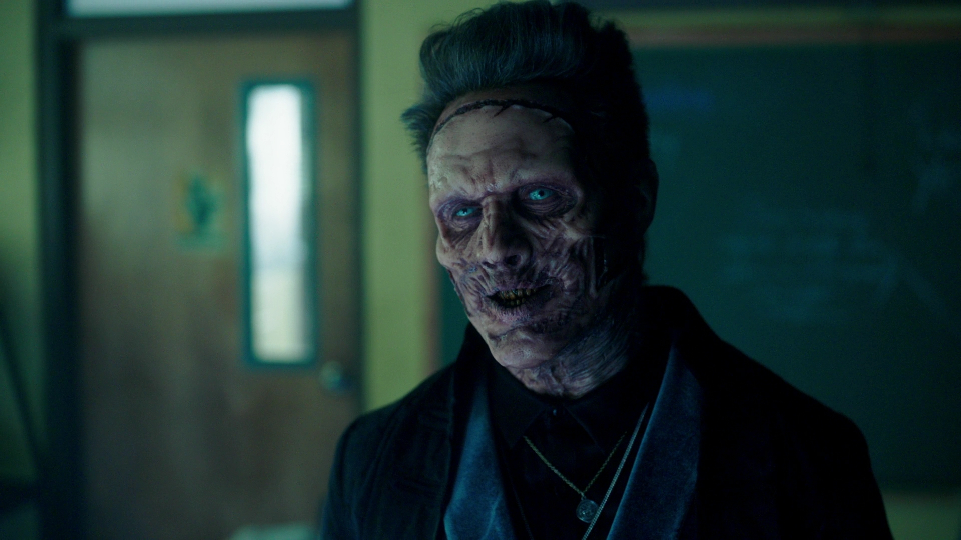 VampireDiariesWorld-dot-nl_Legacies3x04HoldOnTight0935.jpg