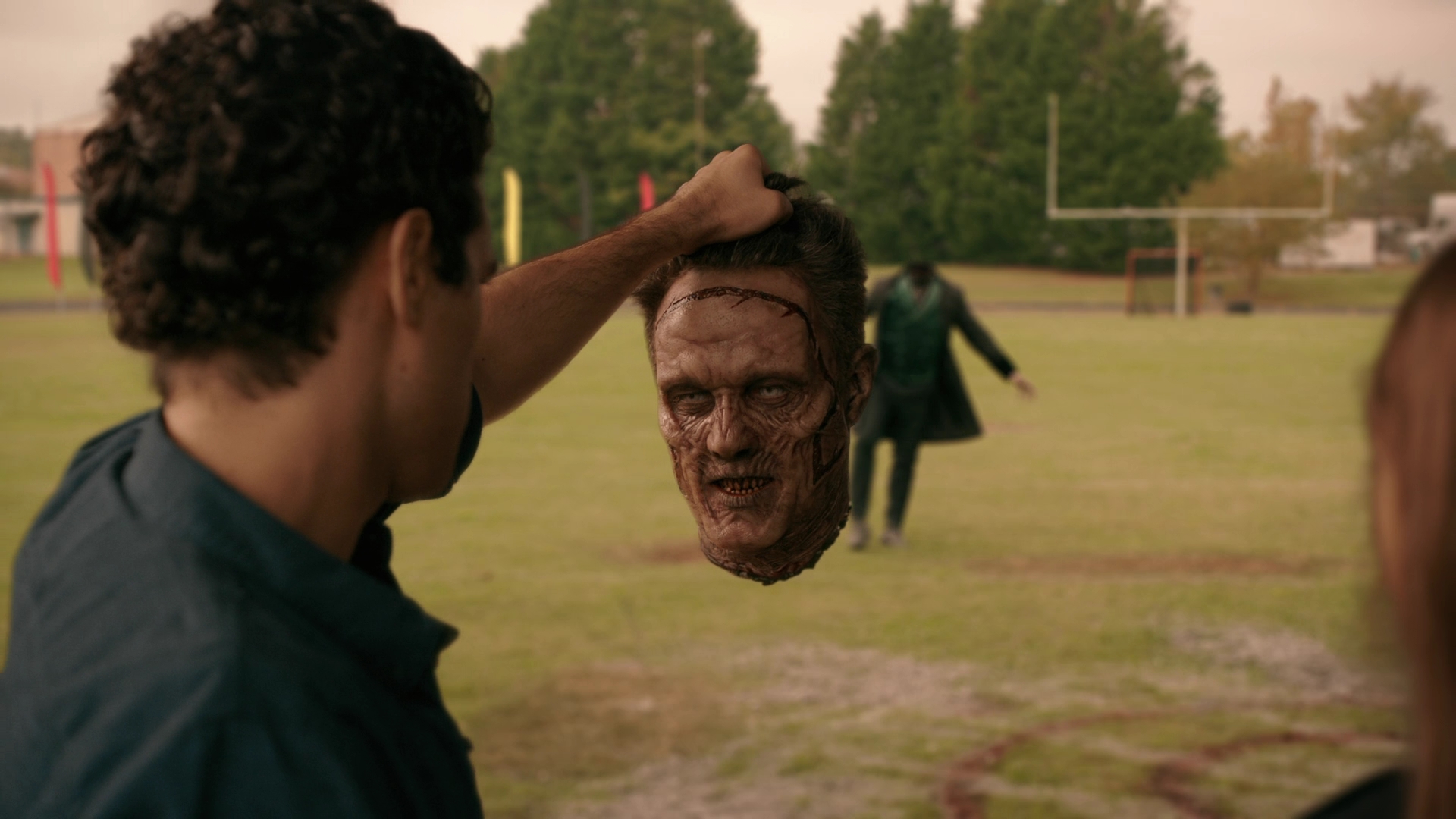 VampireDiariesWorld-dot-nl_Legacies3x04HoldOnTight1589.jpg