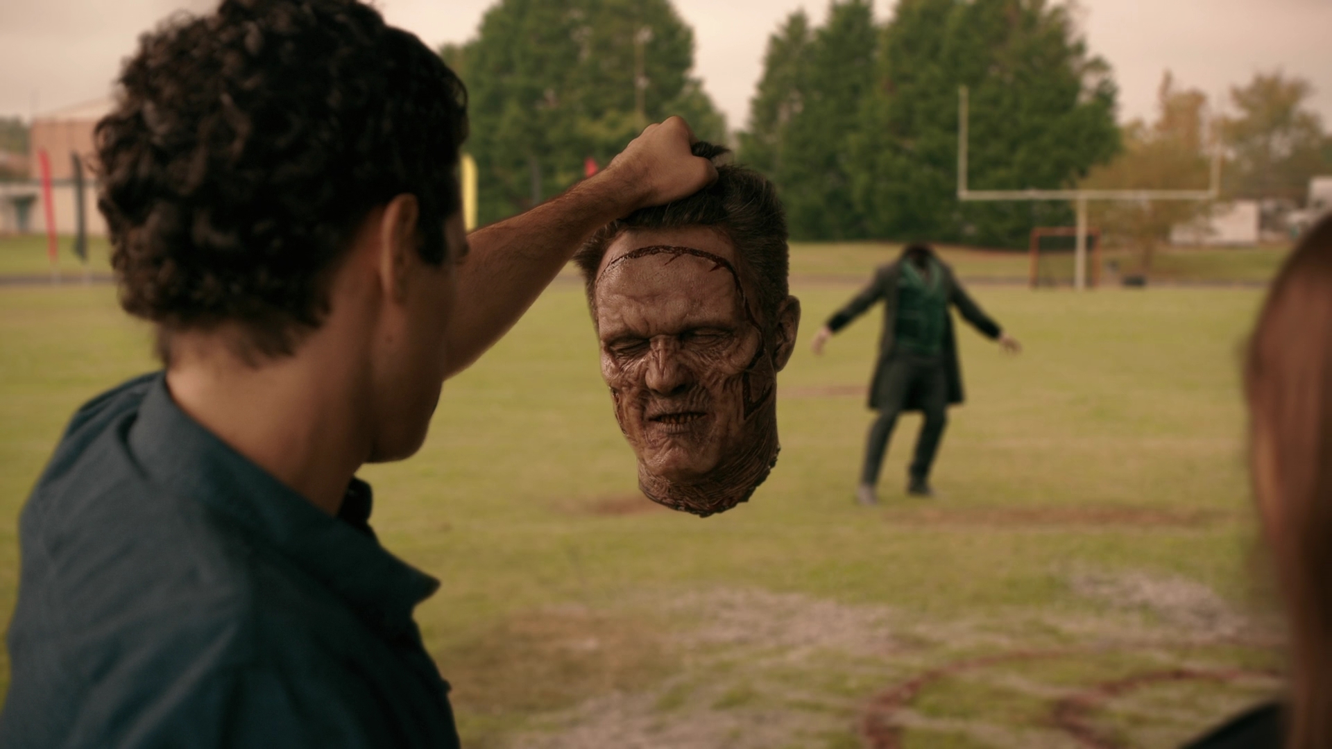 VampireDiariesWorld-dot-nl_Legacies3x04HoldOnTight1590.jpg
