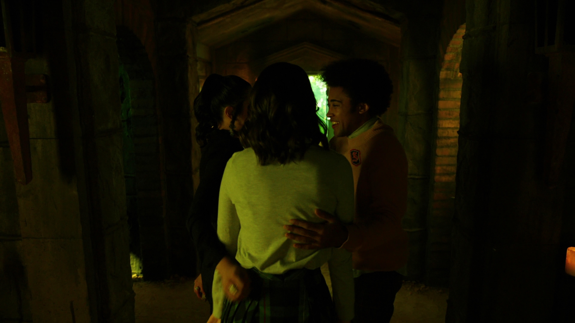 VampireDiariesWorld-dot-nl_Legacies3x04HoldOnTight1718.jpg