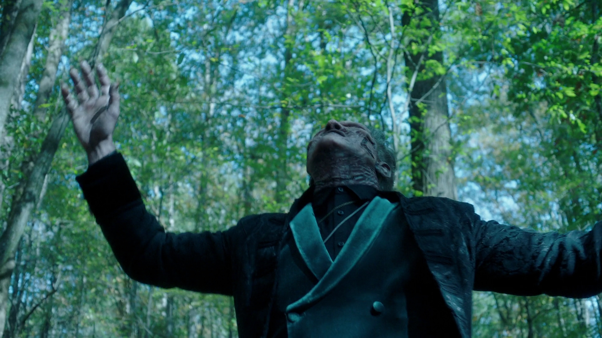VampireDiariesWorld-dot-nl_Legacies3x04HoldOnTight1752.jpg