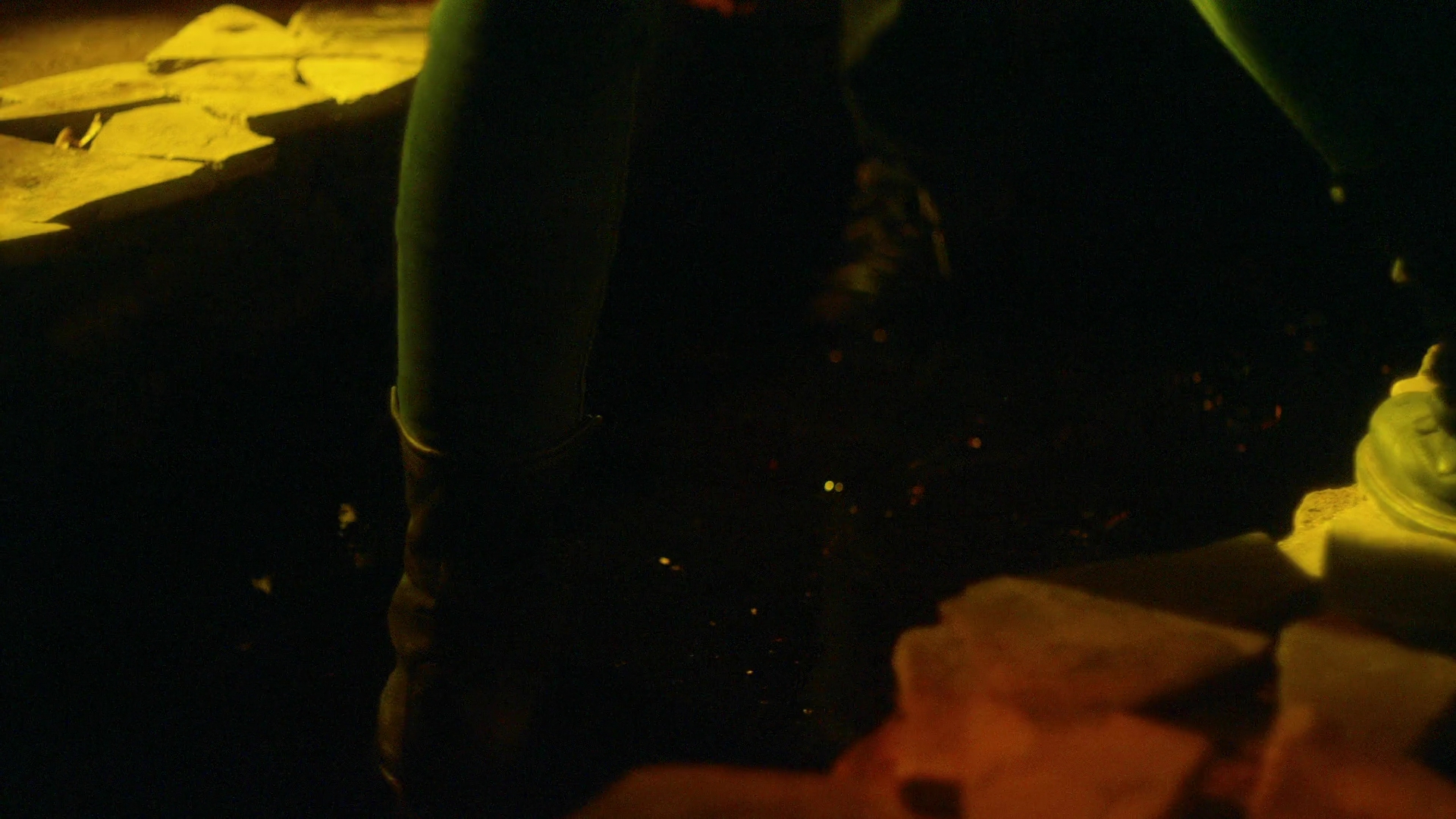 VampireDiariesWorld-dot-nl_Legacies3x04HoldOnTight1815.jpg