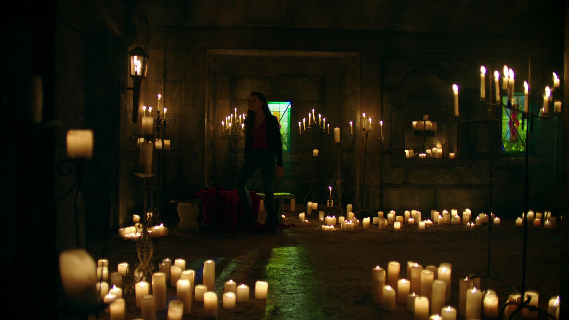 VampireDiariesWorld-dot-nl_Legacies3x04HoldOnTight1861.jpg