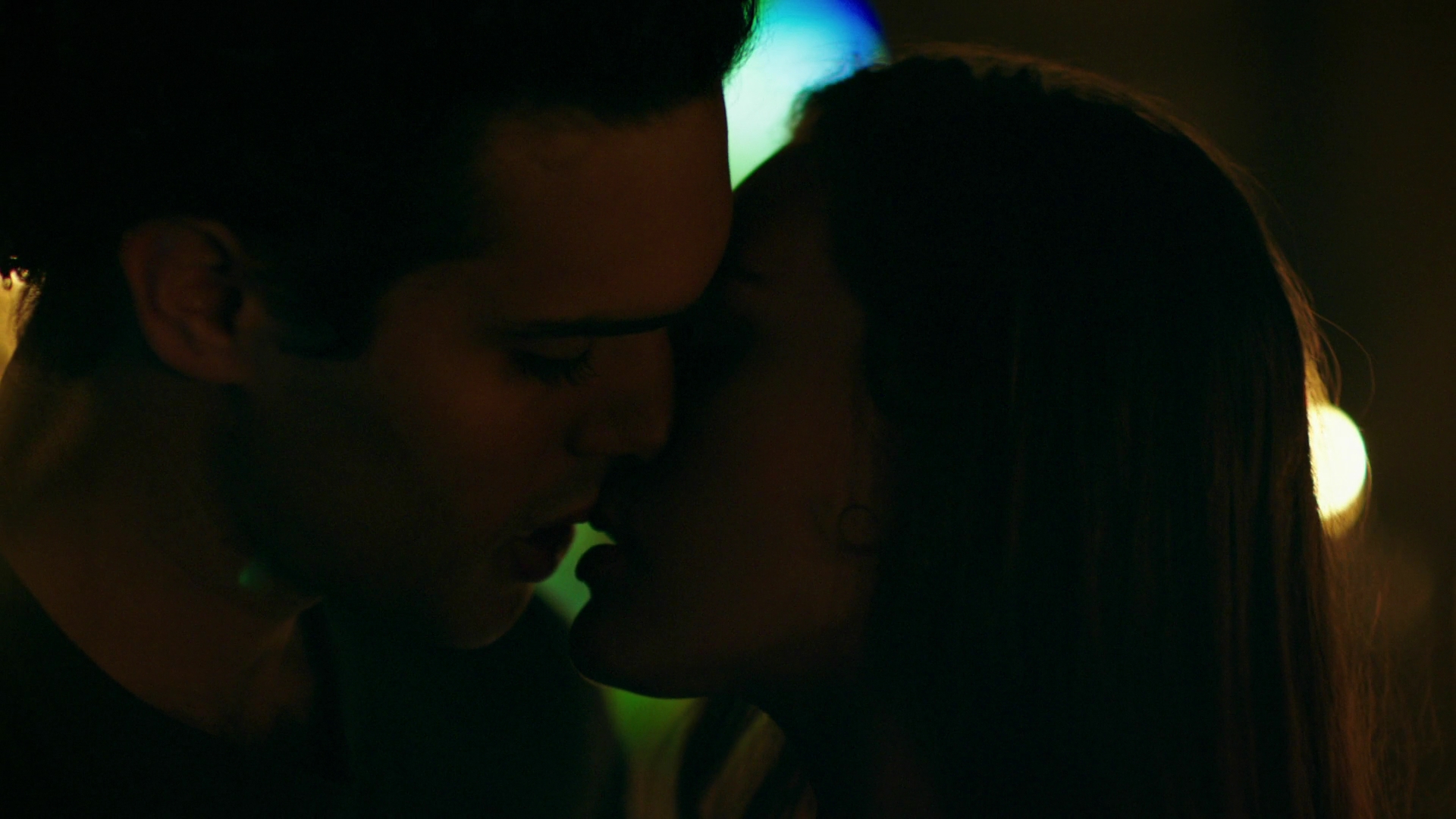 VampireDiariesWorld-dot-nl_Legacies3x04HoldOnTight2011.jpg VampireDiariesWorld-dot-nl_Legacies3x04HoldOnTight2011.jpg