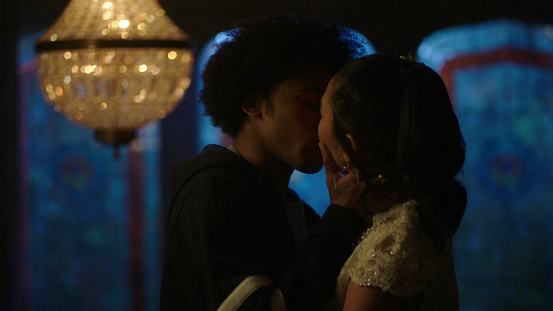 VampireDiariesWorld-dot-nl_Legacies3x04HoldOnTight2247.jpg