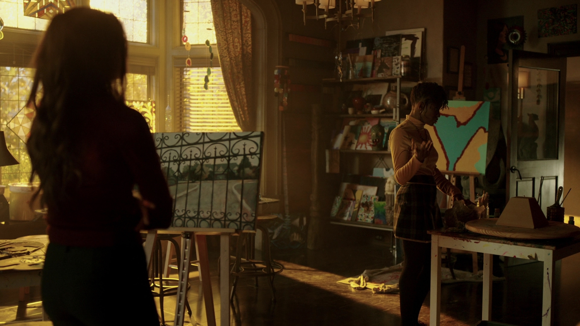 VampireDiariesWorld-dot-nl_Legacies3x07YupItsaLeprechaunAllRight0209.jpg