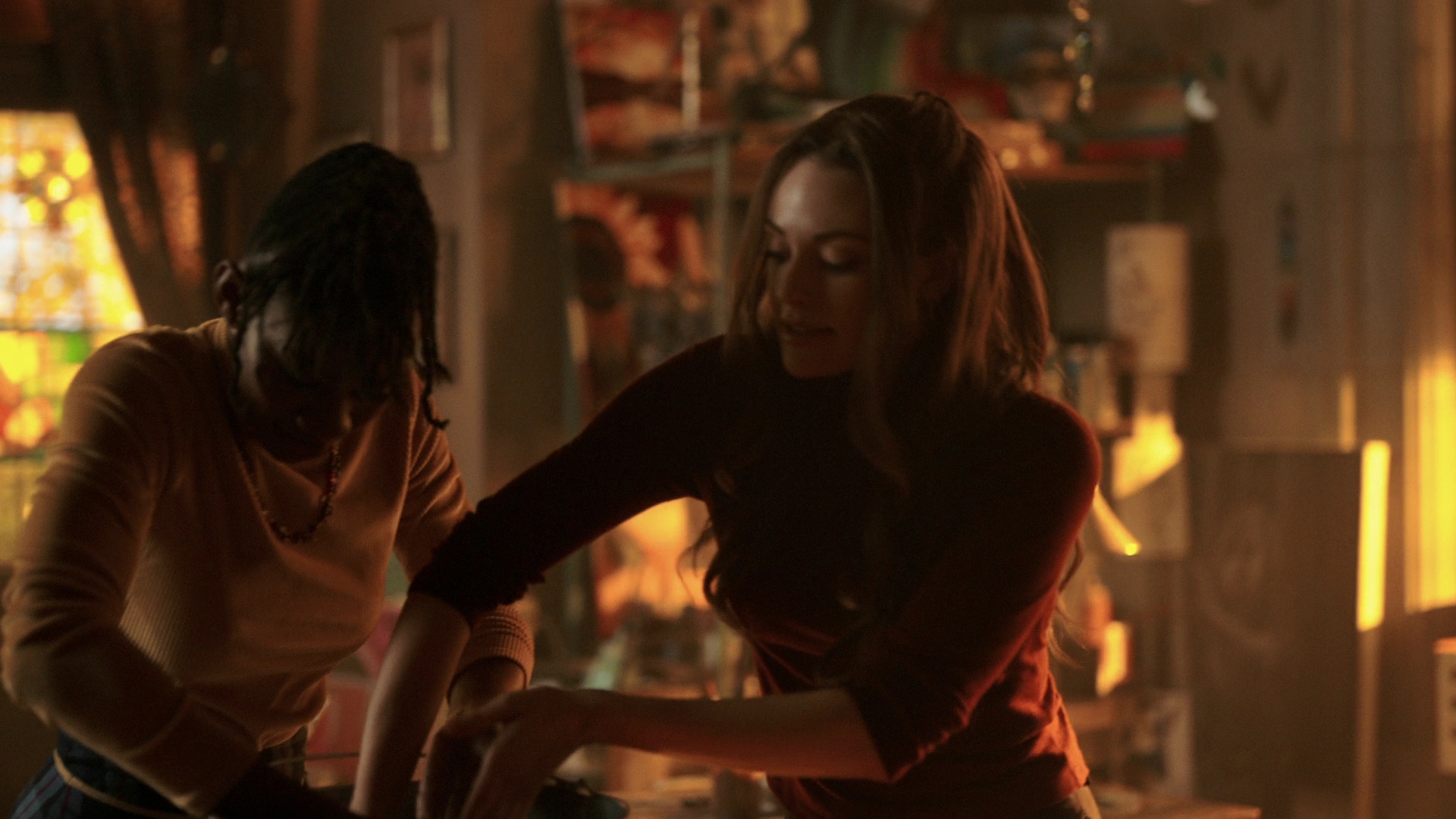 VampireDiariesWorld-dot-nl_Legacies3x07YupItsaLeprechaunAllRight0561.jpg