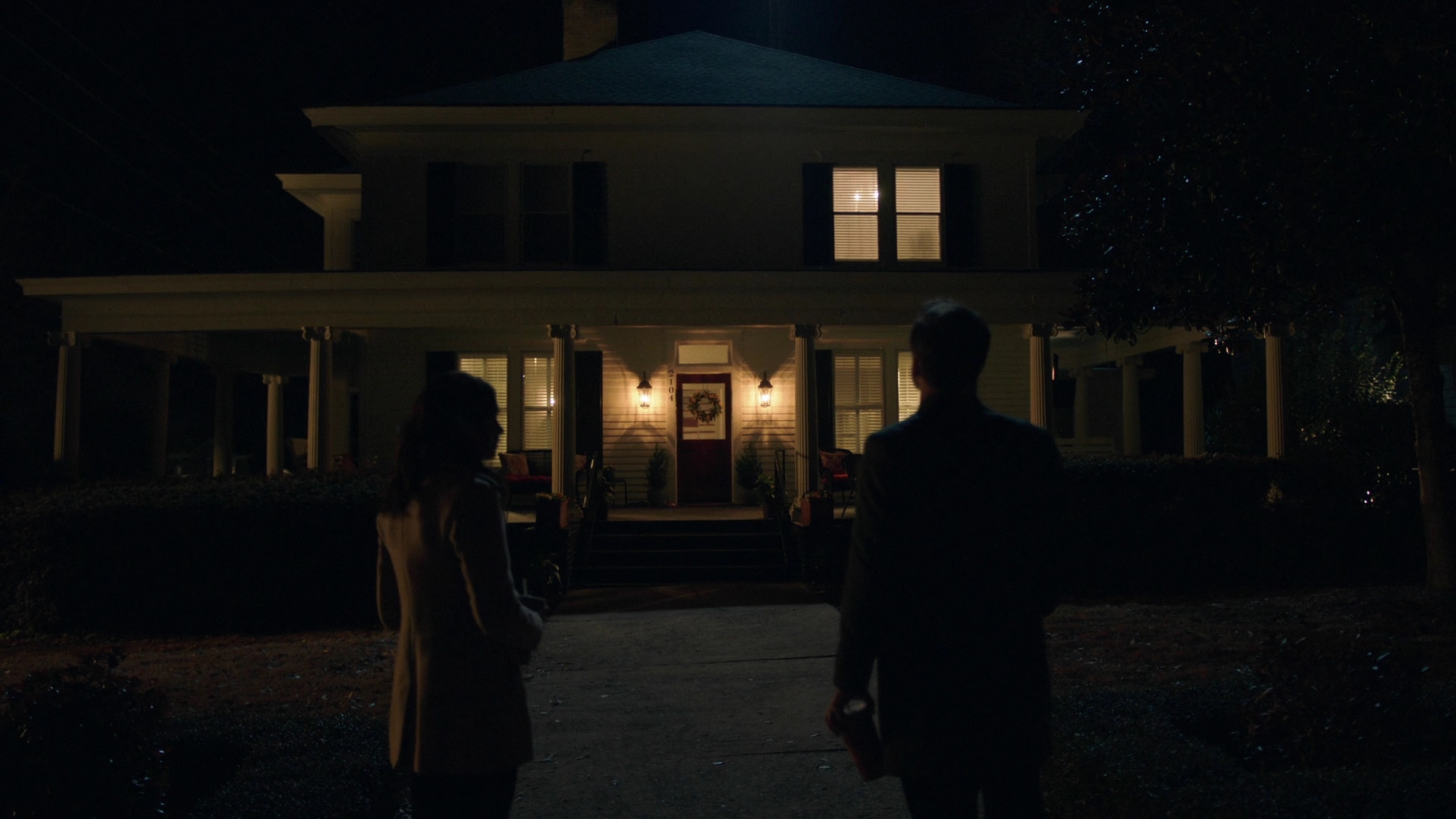 VampireDiariesWorld-dot-nl_Legacies3x09DoAllMalivoreMonstersProvideThisLevelOfEmotionalInsight2015.jpg