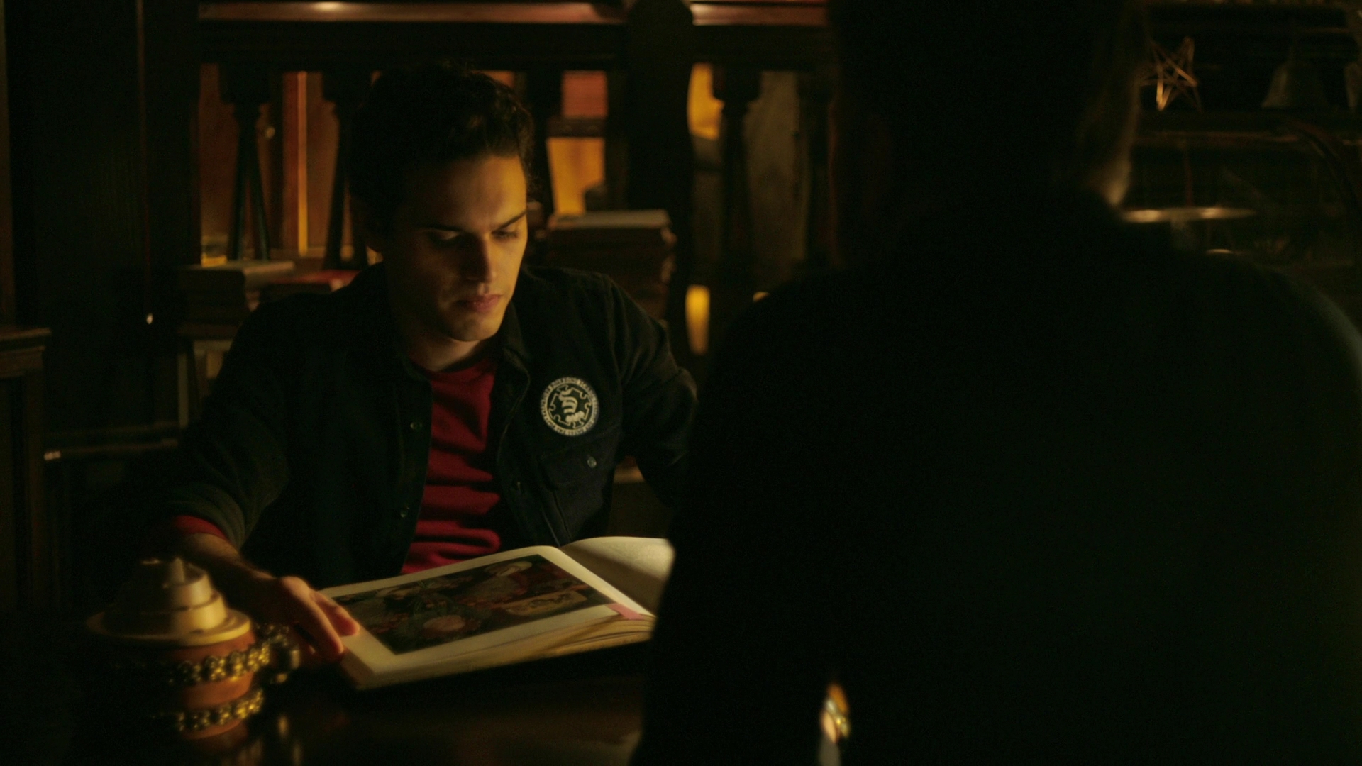 VampireDiariesWorld-dot-nl_Legacies3x10AllsWellThatEndsWell0462.jpg