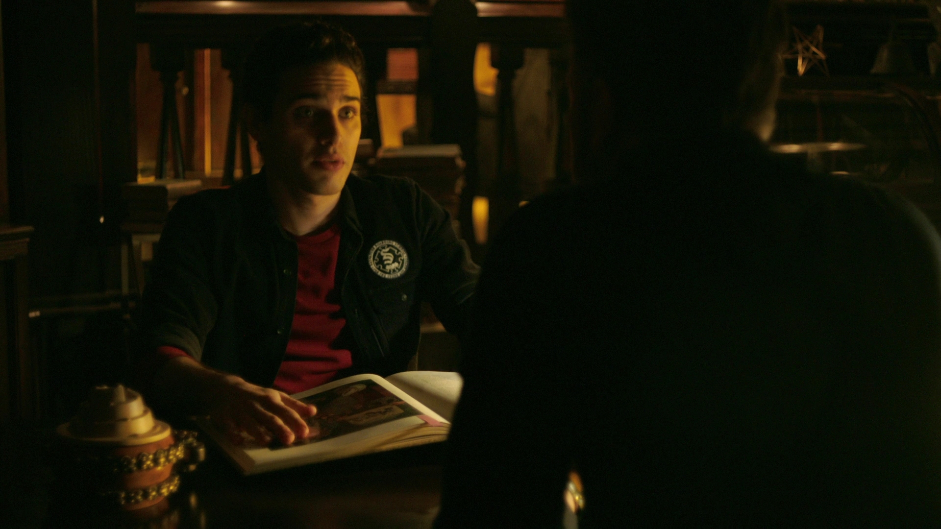 VampireDiariesWorld-dot-nl_Legacies3x10AllsWellThatEndsWell0463.jpg