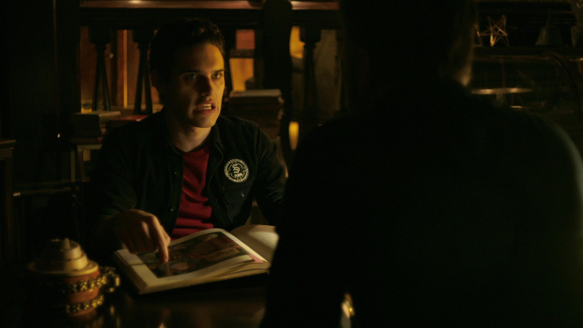 VampireDiariesWorld-dot-nl_Legacies3x10AllsWellThatEndsWell0473.jpg