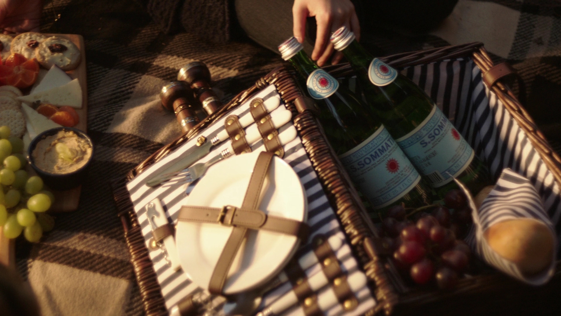 VampireDiariesWorld-dot-nl_Legacies3x10AllsWellThatEndsWell0499.jpg