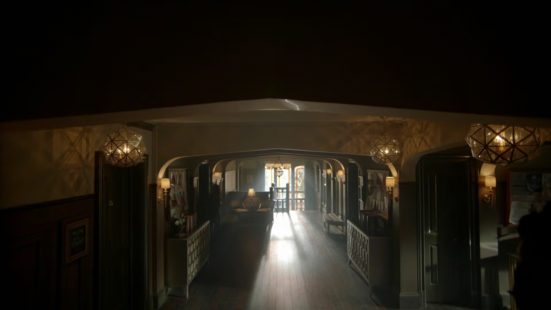 VampireDiariesWorld-dot-nl_Legacies3x12IWasMadeToLoveYou0549.jpg