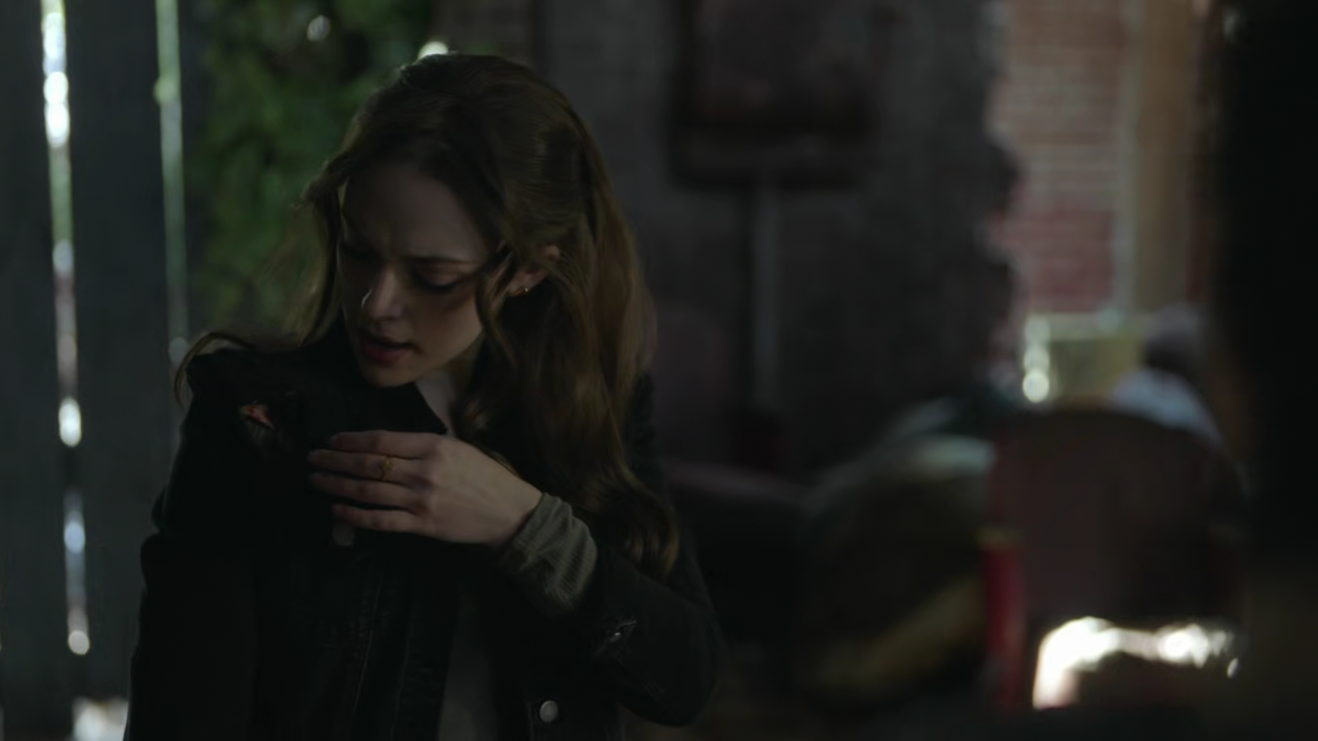 VampireDiariesWorld-dot-nl_Legacies3x12IWasMadeToLoveYou1539.jpg
