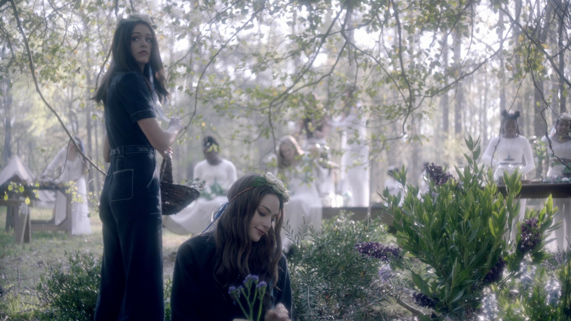 VampireDiariesWorld-dot-nl_Legacies3x14ThisFeelsaLittleCult-y1341.jpg