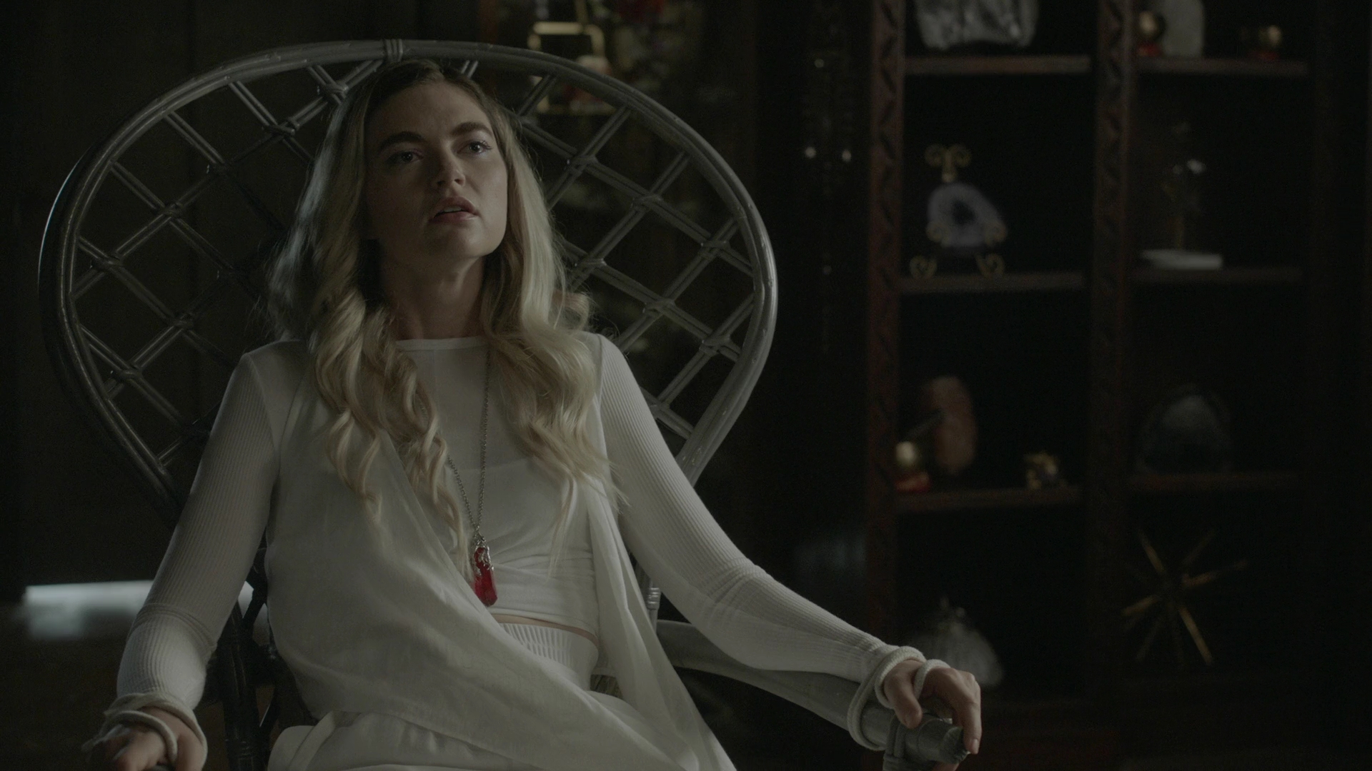 VampireDiariesWorld-dot-nl_Legacies3x14ThisFeelsaLittleCult-y1444.jpg