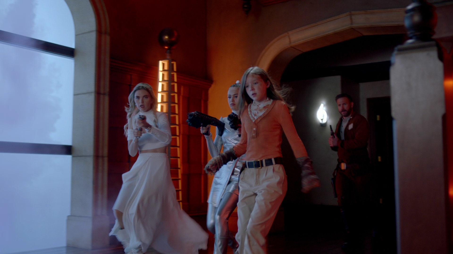 VampireDiariesWorld-dot-nl_Legacies3x15ANewHope1991.jpg