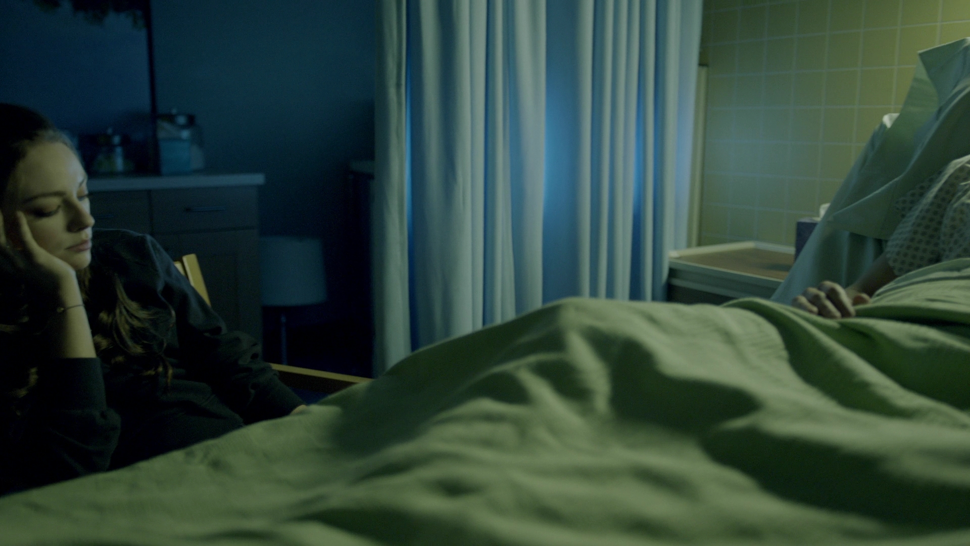 VampireDiariesWorld-dot-nl_Legacies3x16FatesABitchIsntIt1949.jpg