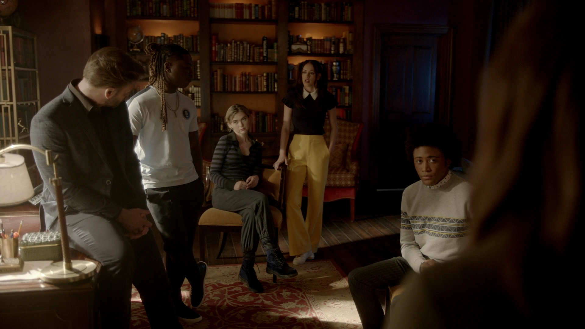 VampireDiariesWorld-dot-nl_Legacies4x01YouHaveToPickOneThisTime2813.jpg