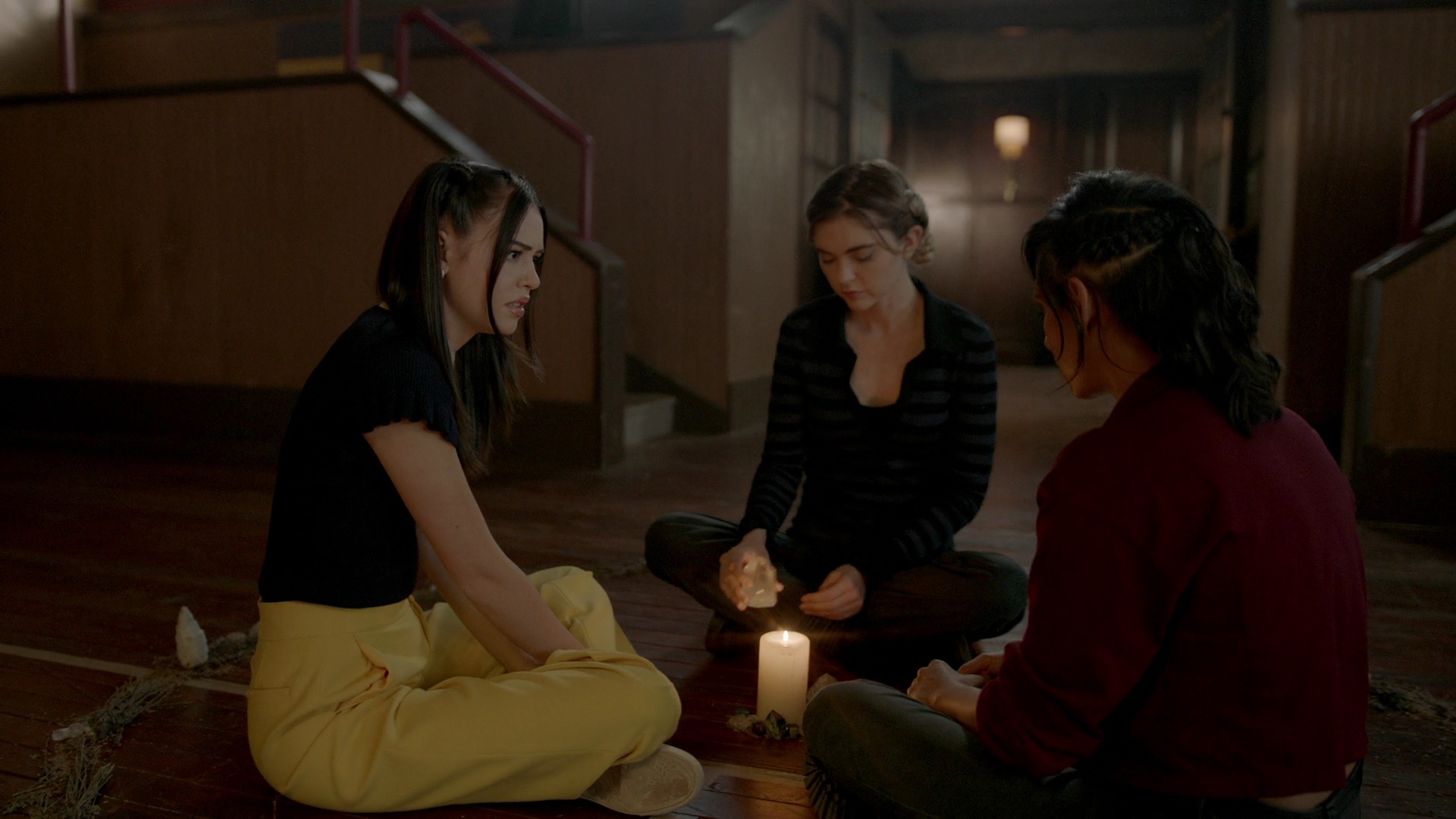 VampireDiariesWorld-dot-nl_Legacies4x01YouHaveToPickOneThisTime4122.jpg VampireDiariesWorld-dot-nl_Legacies4x01YouHaveToPickOneThisTime4122.jpg