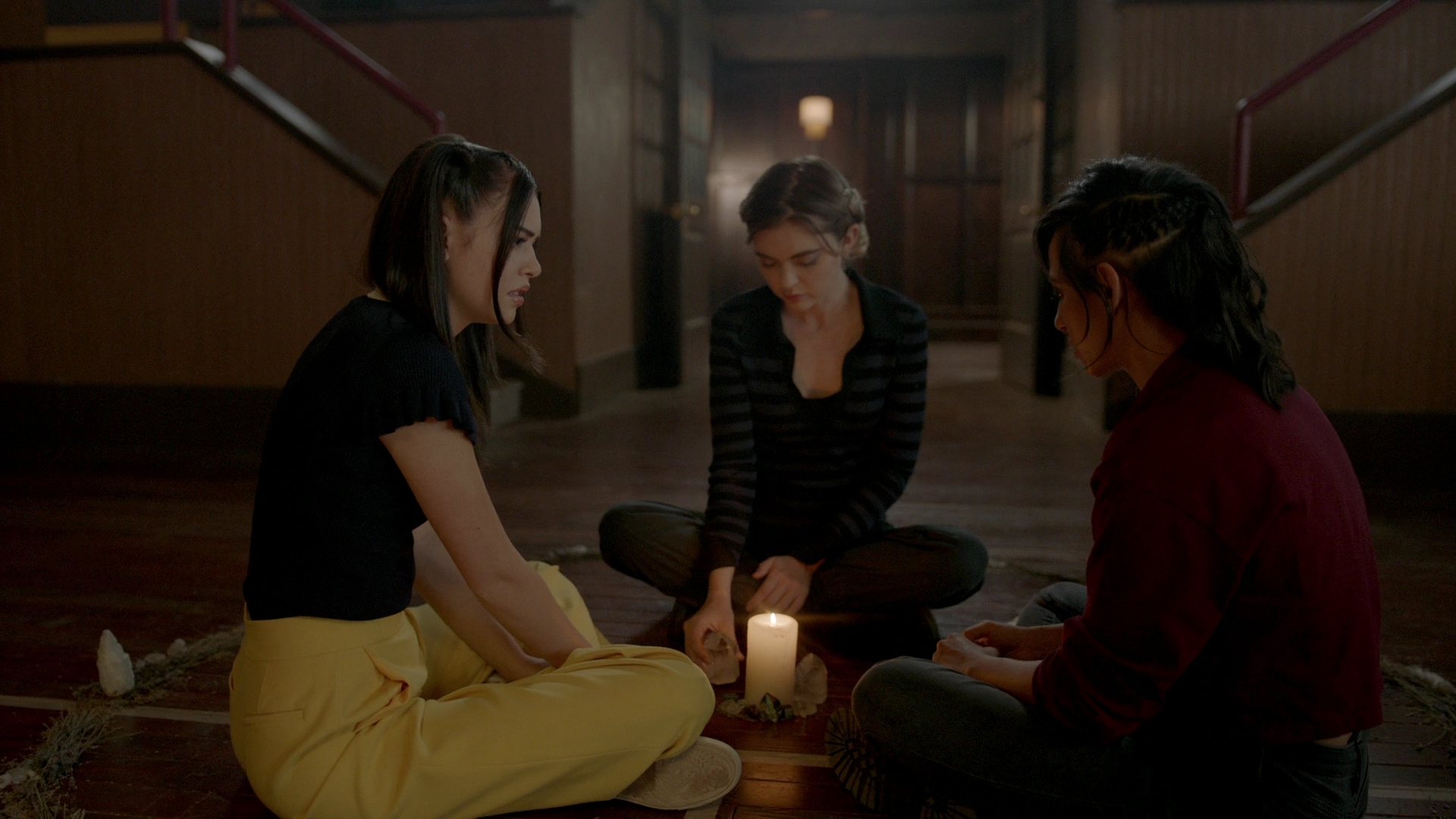 VampireDiariesWorld-dot-nl_Legacies4x01YouHaveToPickOneThisTime4123.jpg VampireDiariesWorld-dot-nl_Legacies4x01YouHaveToPickOneThisTime4123.jpg