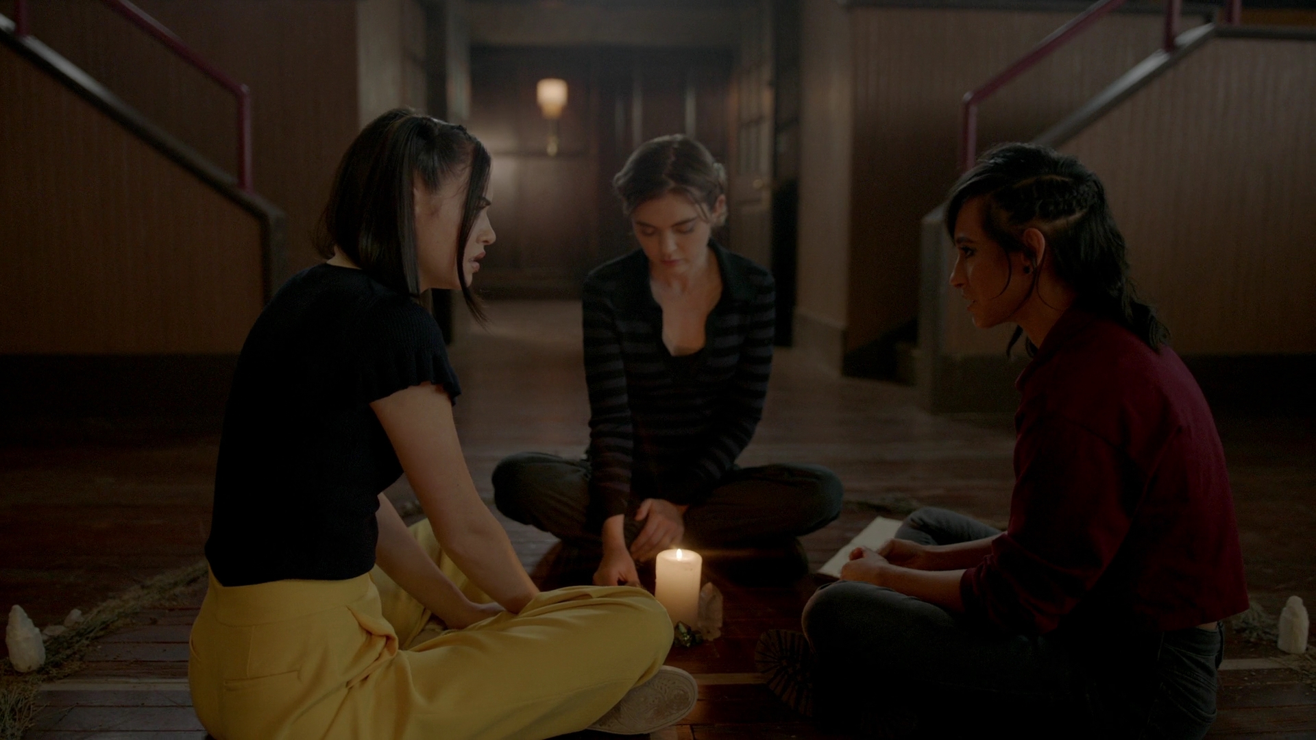 VampireDiariesWorld-dot-nl_Legacies4x01YouHaveToPickOneThisTime4124.jpg VampireDiariesWorld-dot-nl_Legacies4x01YouHaveToPickOneThisTime4124.jpg