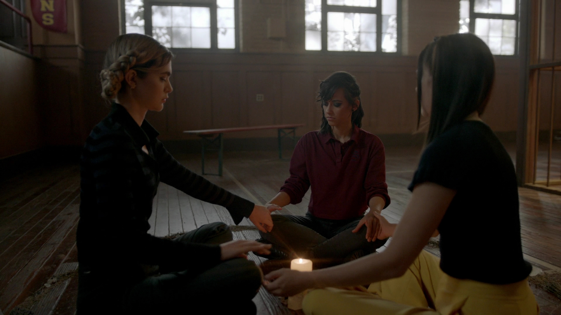 VampireDiariesWorld-dot-nl_Legacies4x01YouHaveToPickOneThisTime4143.jpg