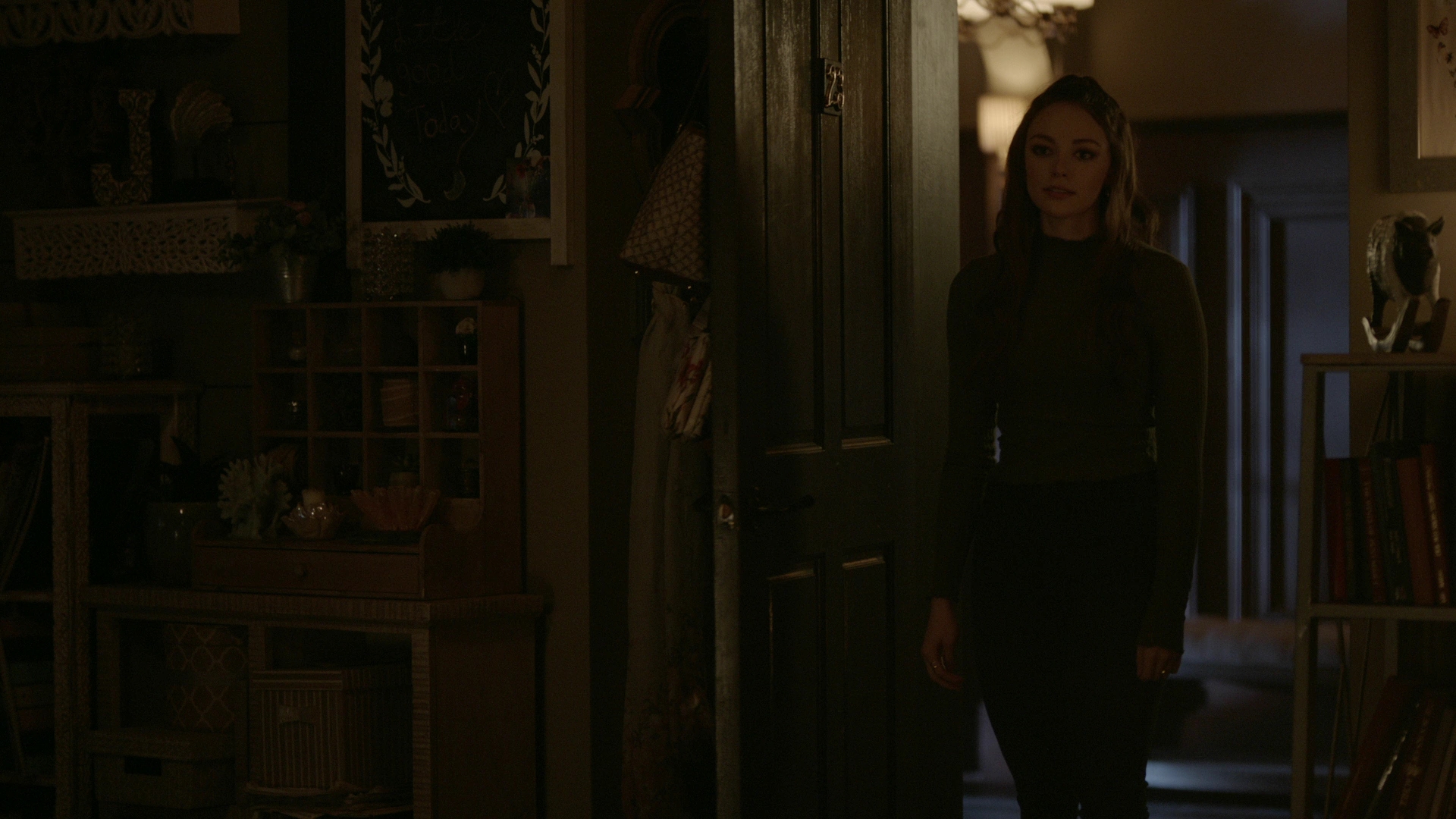 VampireDiariesWorld-dot-nl_Legacies4x01YouHaveToPickOneThisTime4754.jpg VampireDiariesWorld-dot-nl_Legacies4x01YouHaveToPickOneThisTime4754.jpg