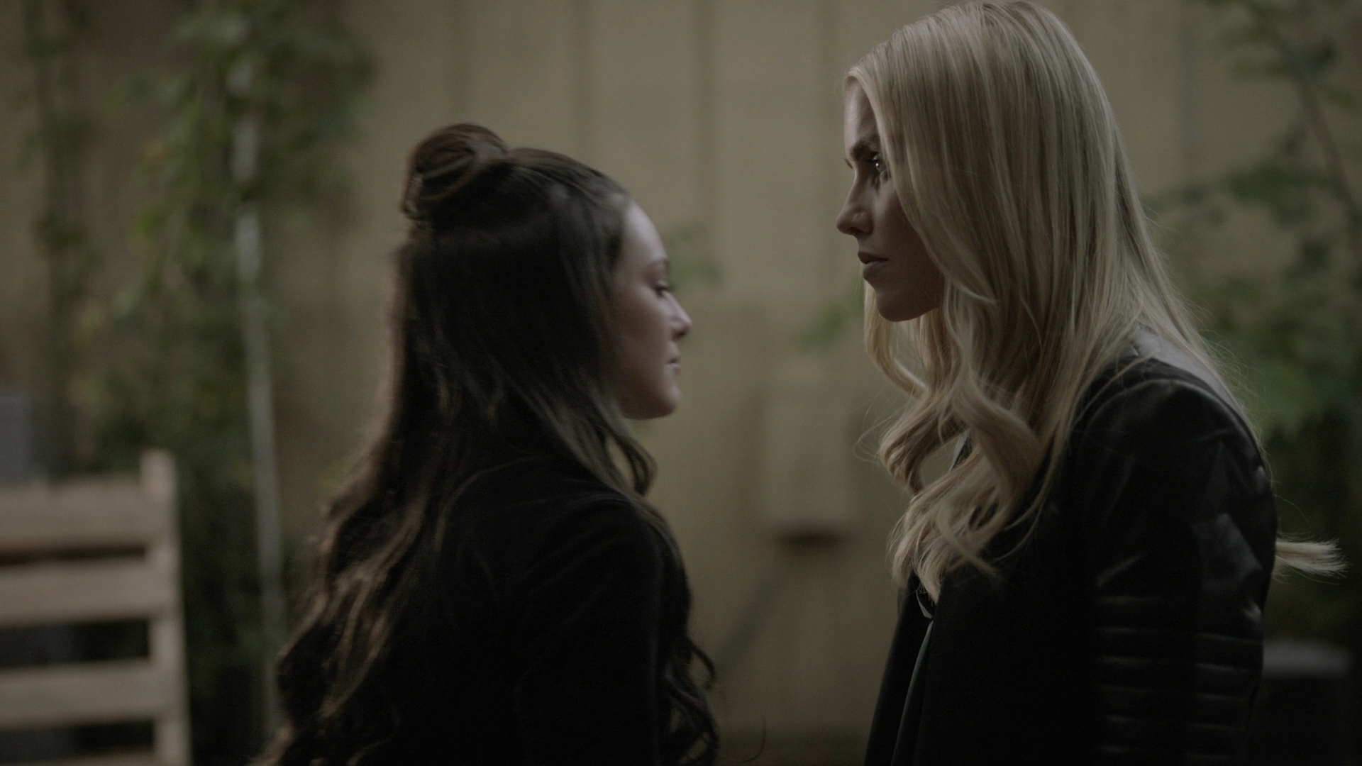 VampireDiariesWorld-dot-nl_Legacies4x05IThoughtYoudBeHappierToSeeMe1203.jpg