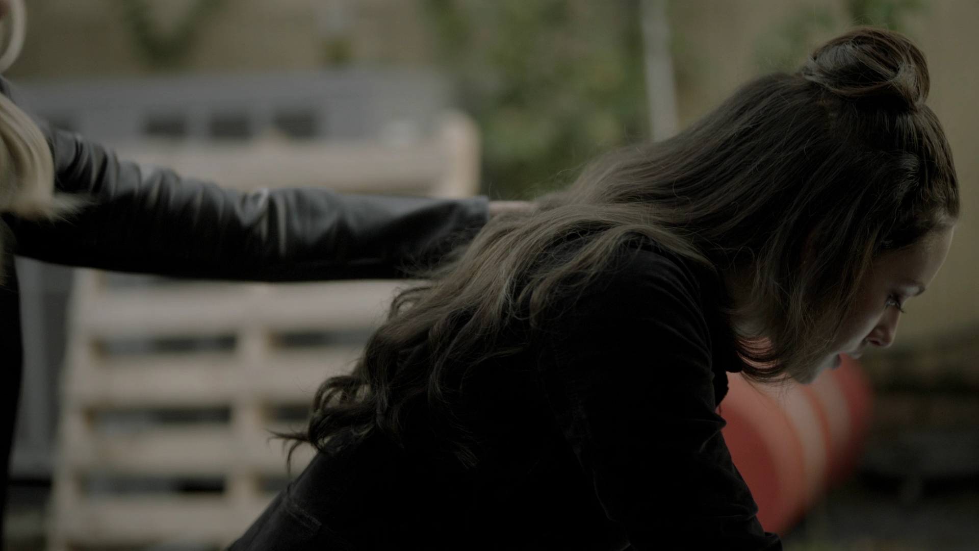 VampireDiariesWorld-dot-nl_Legacies4x05IThoughtYoudBeHappierToSeeMe1217.jpg