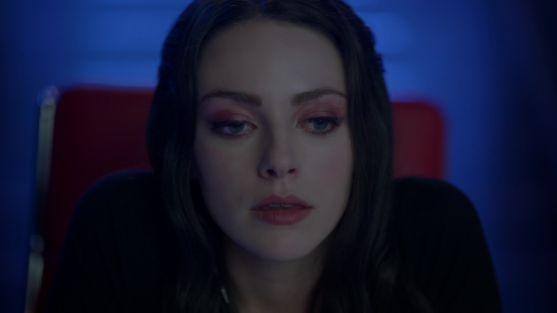 VampireDiariesWorld-dot-nl_Legacies4x07SomeplaceFarAwayfromAllThisViolence1020.jpg VampireDiariesWorld-dot-nl_Legacies4x07SomeplaceFarAwayfromAllThisViolence1020.jpg