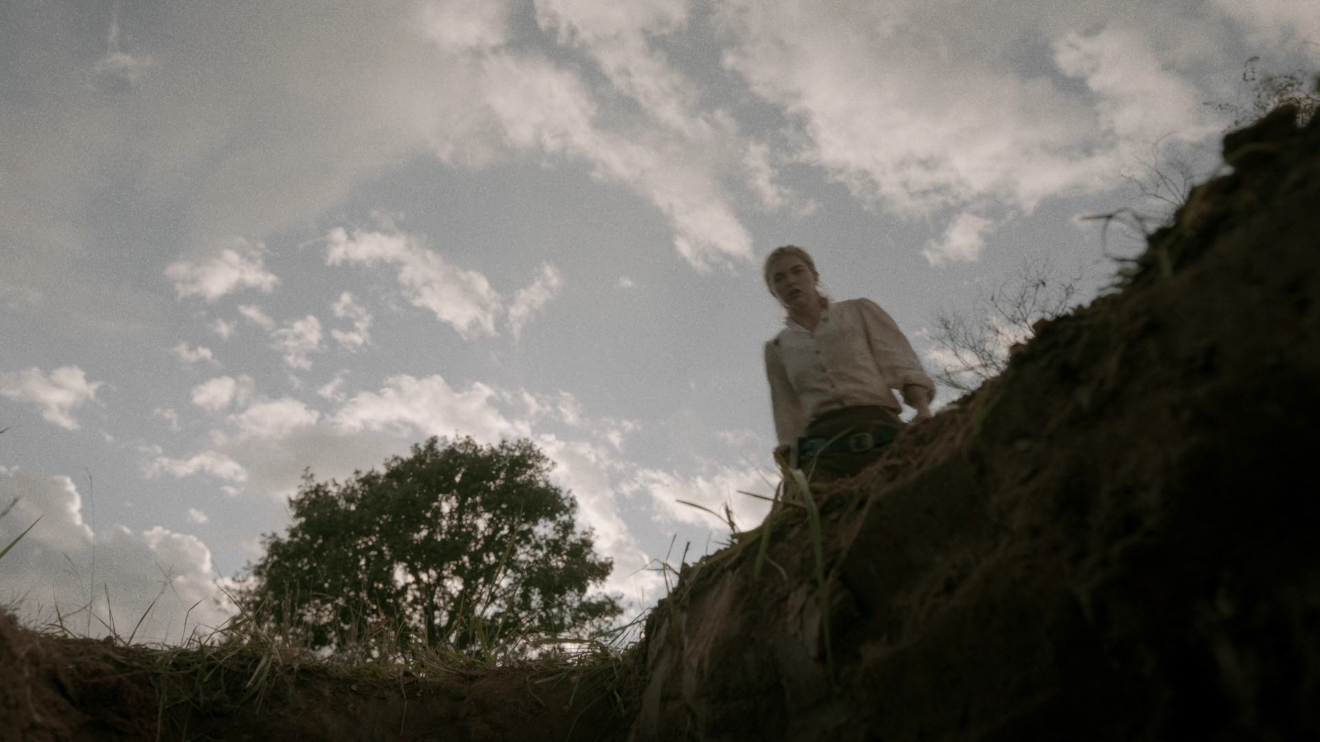 VampireDiariesWorld-dot-nl_Legacies4x07SomeplaceFarAwayfromAllThisViolence1999.jpg VampireDiariesWorld-dot-nl_Legacies4x07SomeplaceFarAwayfromAllThisViolence1999.jpg