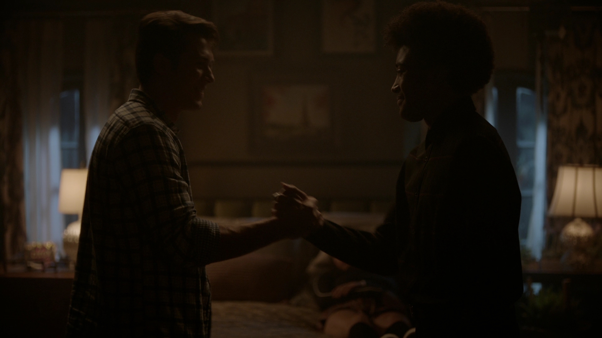 VampireDiariesWorld-dot-nl_Legacies4x07SomeplaceFarAwayfromAllThisViolence2397.jpg