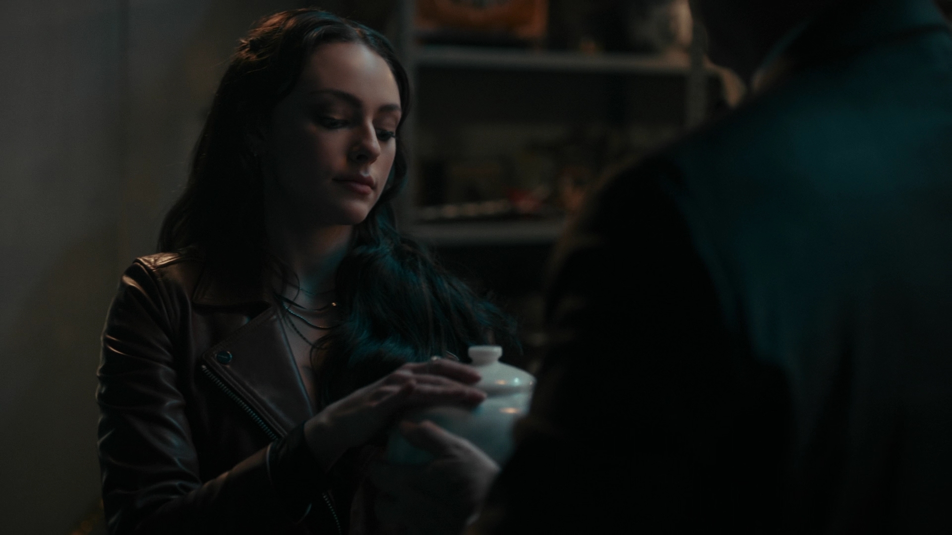 vampirediariesworld-dot-nl_Legacies4x10TheStoryOfMyLife0542.jpg
