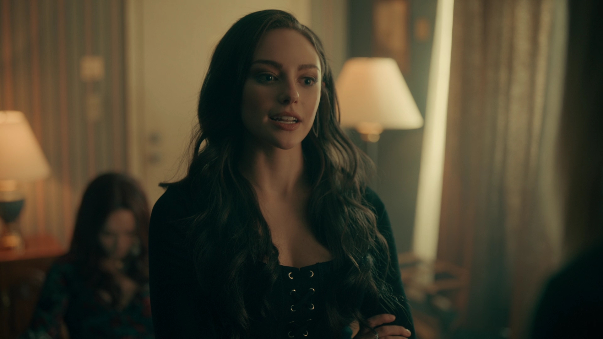 vampirediariesworld-dot-nl_Legacies4x12NotAllThoseWhoWanderAreLost0235.jpg