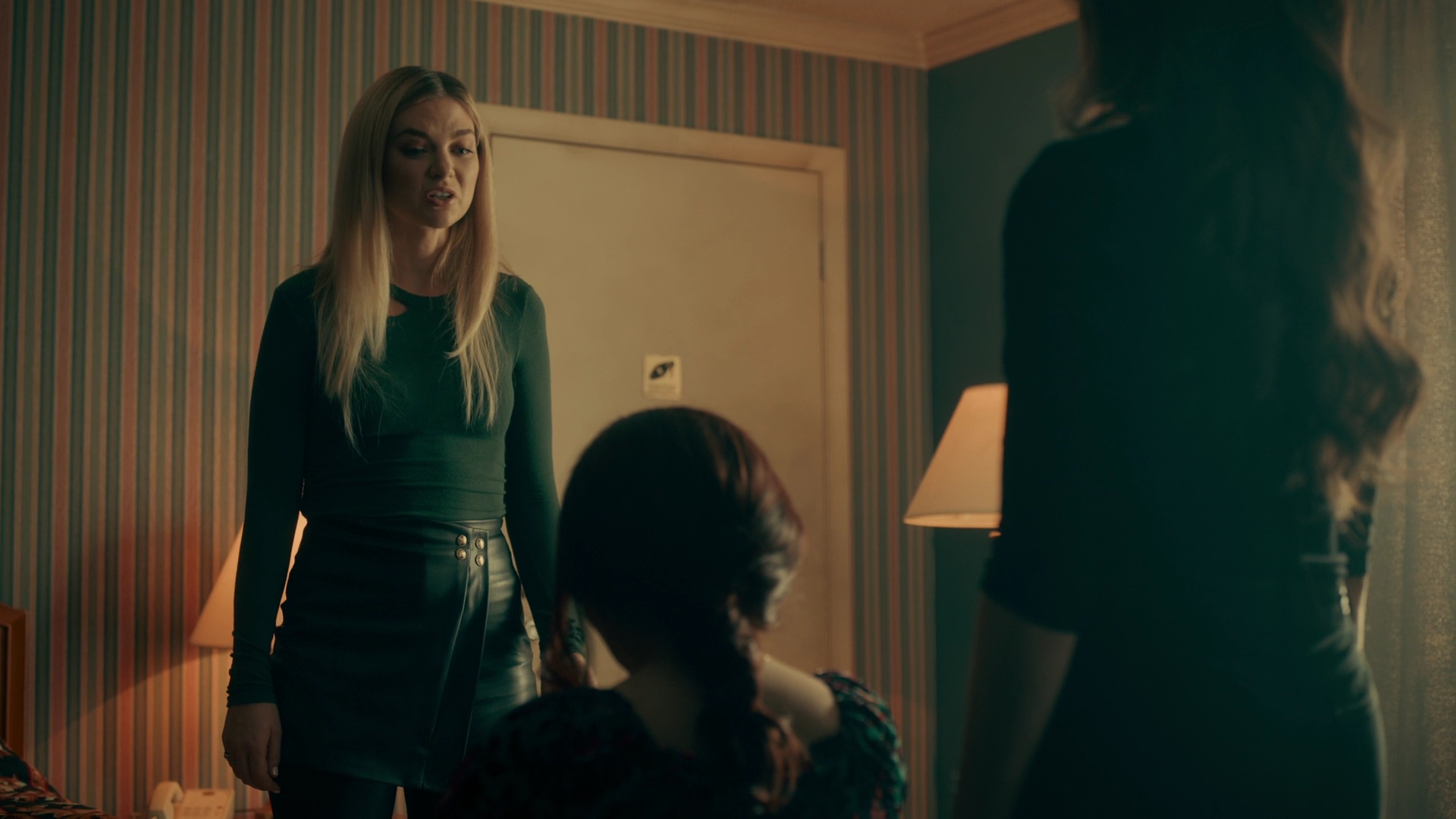 vampirediariesworld-dot-nl_Legacies4x12NotAllThoseWhoWanderAreLost1319.jpg vampirediariesworld-dot-nl_Legacies4x12NotAllThoseWhoWanderAreLost1319.jpg