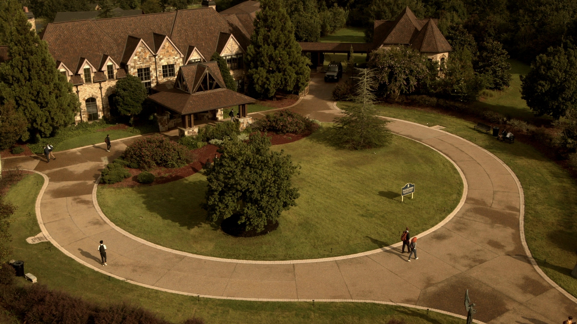 VampireDiariesWorld-dot-nl_Legacies4x14TheOnlyWayOutIsThrough0064.jpg