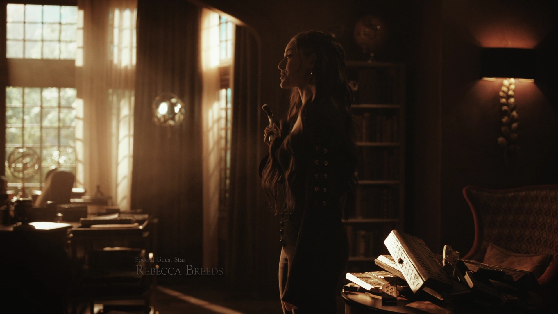 VampireDiariesWorld-dot-nl_Legacies4x14TheOnlyWayOutIsThrough0100.jpg