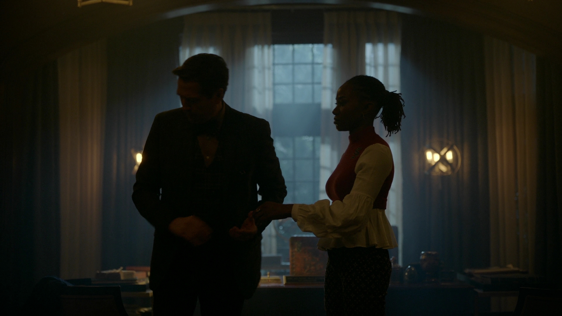 VampireDiariesWorld-dot-nl_Legacies4x14TheOnlyWayOutIsThrough2119.jpg
