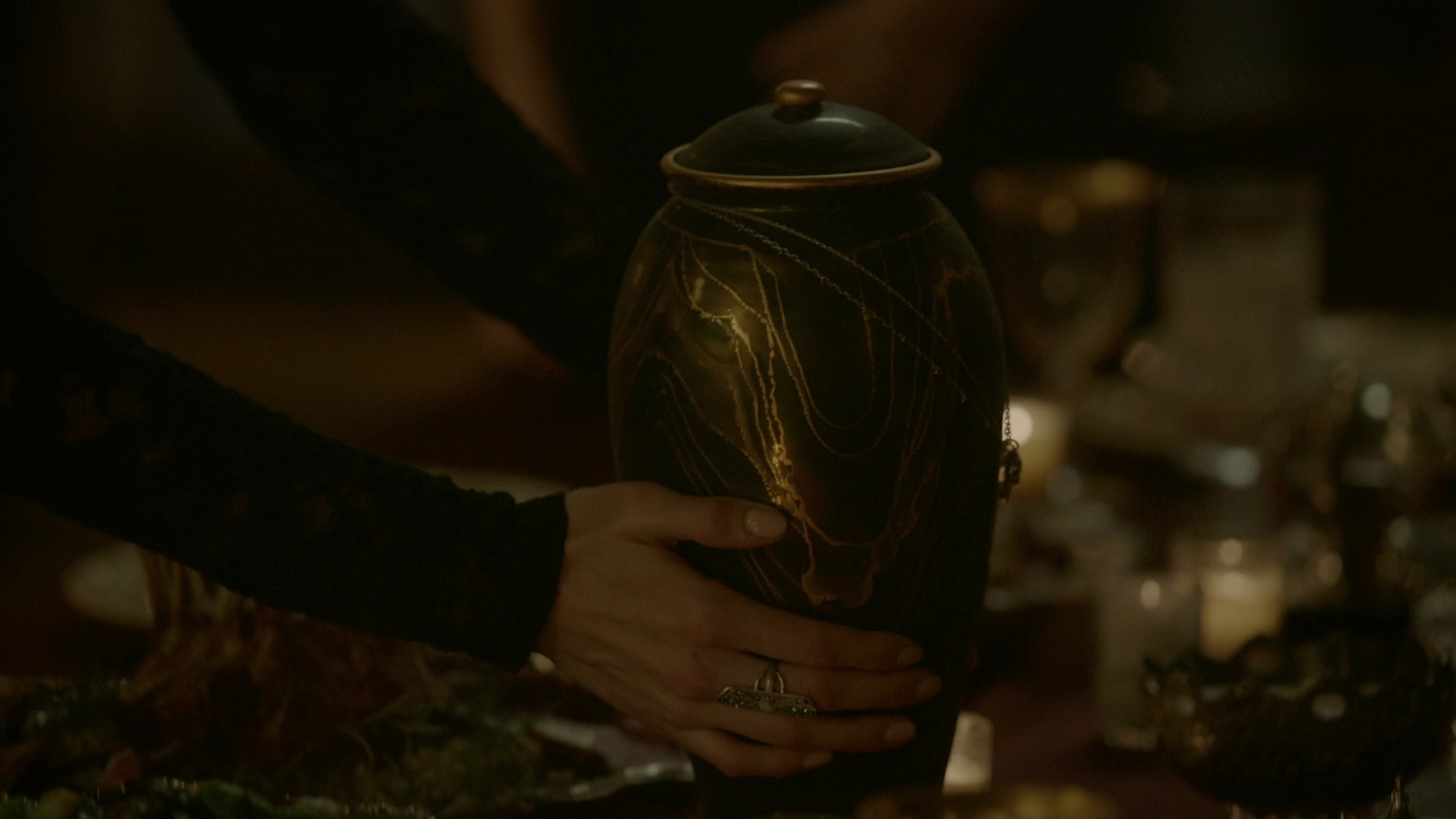 VampireDiariesWorld-dot-nl_Legacies4x15EverythingThatCanBeLostMayAlsoBeFound1491.jpg