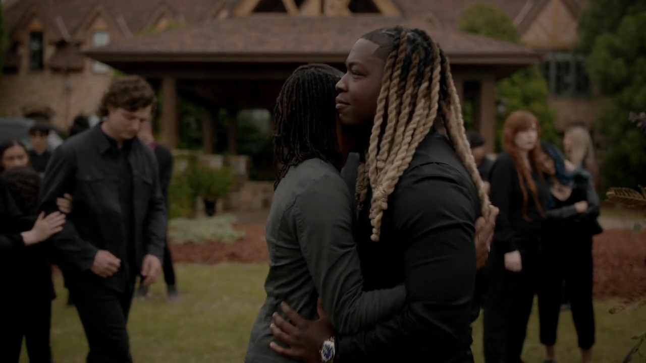 VampireDiariesWorld-dot-nl_Legacies4x20JustDontBeAStrangerOkay0015.jpg