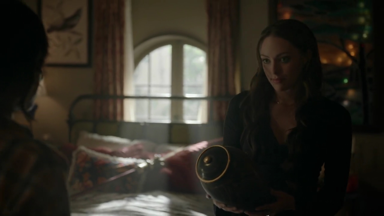 VampireDiariesWorld-dot-nl_Legacies4x20JustDontBeAStrangerOkay0063.jpg