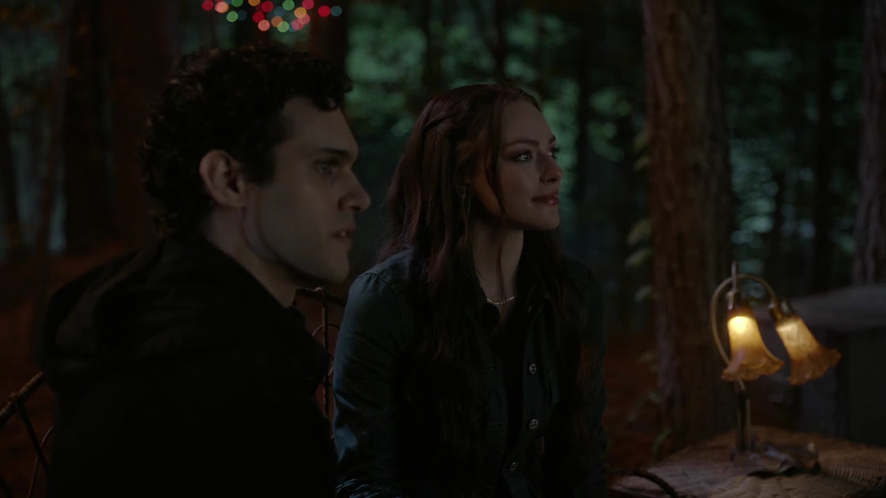 VampireDiariesWorld-dot-nl_Legacies4x20JustDontBeAStrangerOkay1624.jpg
