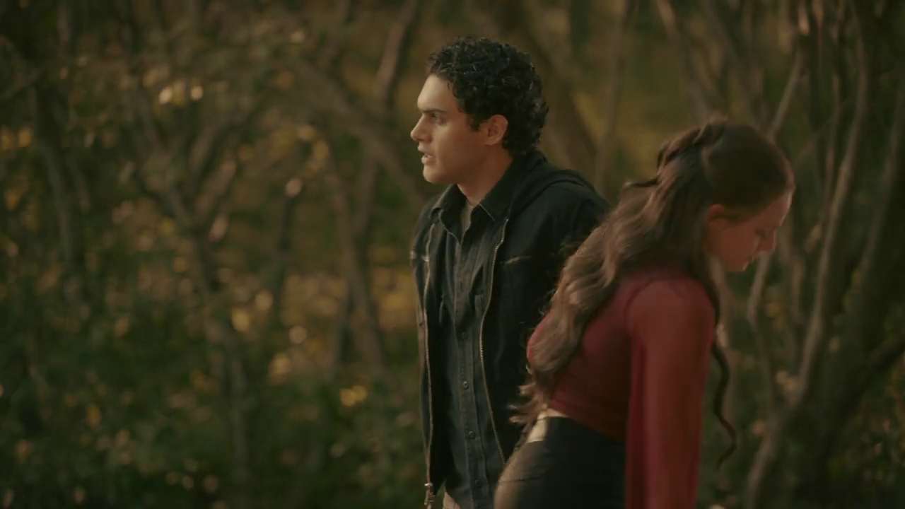 VampireDiariesWorld-dot-nl_Legacies4x20JustDontBeAStrangerOkay2358.jpg